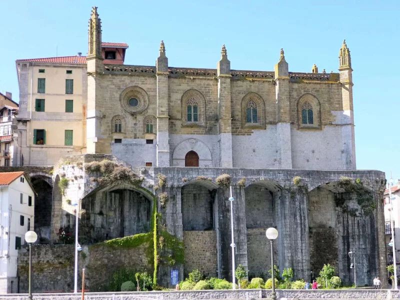▷ ONDARROA » Qué ver y hacer en la “villa de los puentes” Iglesia de Santa María en Ondarroa