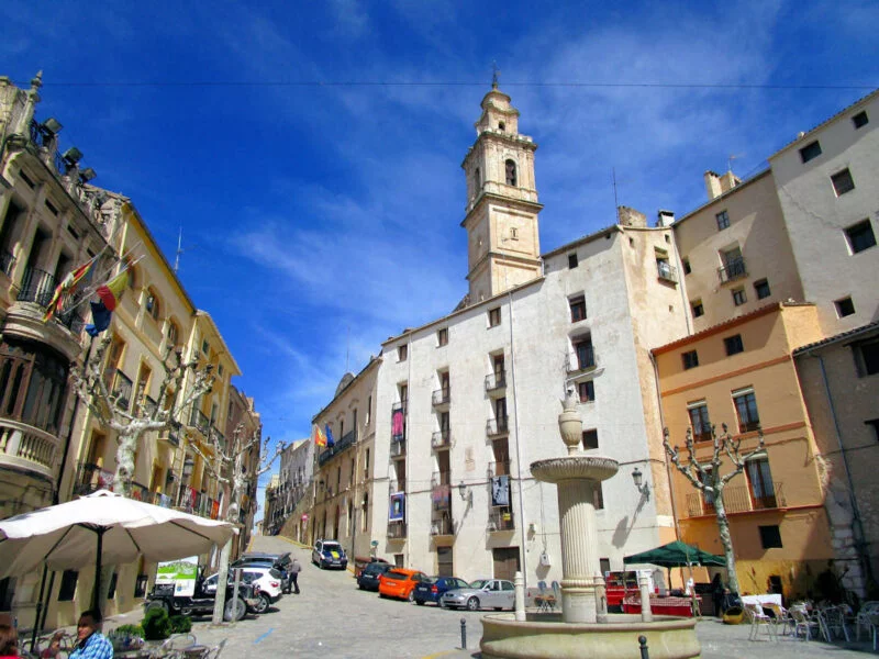 ▷ BOCAIRENT » Qué ver y hacer. Poblado excavado en la roca Iglesia de la Ascensión en Bocairent