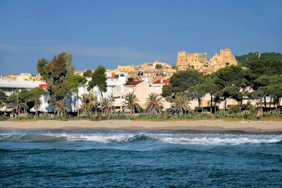 ▷ ALTAFULLA » Qué ver y hacer. Encantador poblado costero Playa Altafulla