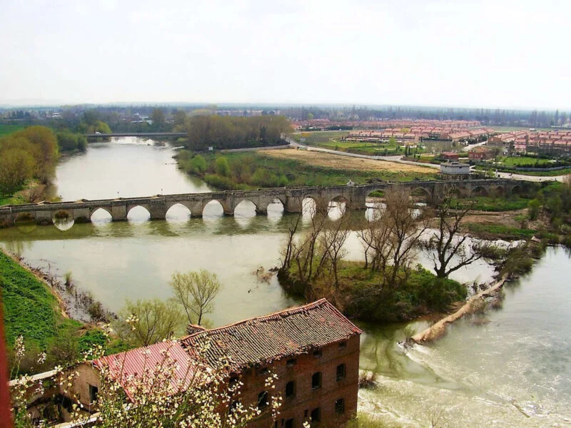 ▷ SIMANCAS » Qué ver y hacer. Comarca de Castilla y León Puente Medieval de Simancas