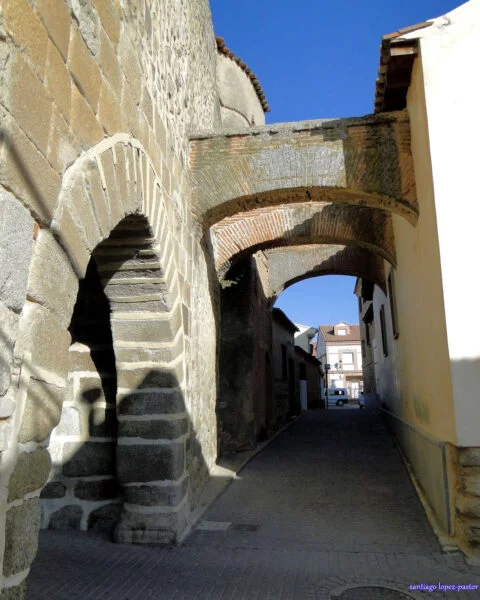 ▷ ESCALONA » Qué ver y hacer. Villa medieval amurallada Puertas de Escalona
