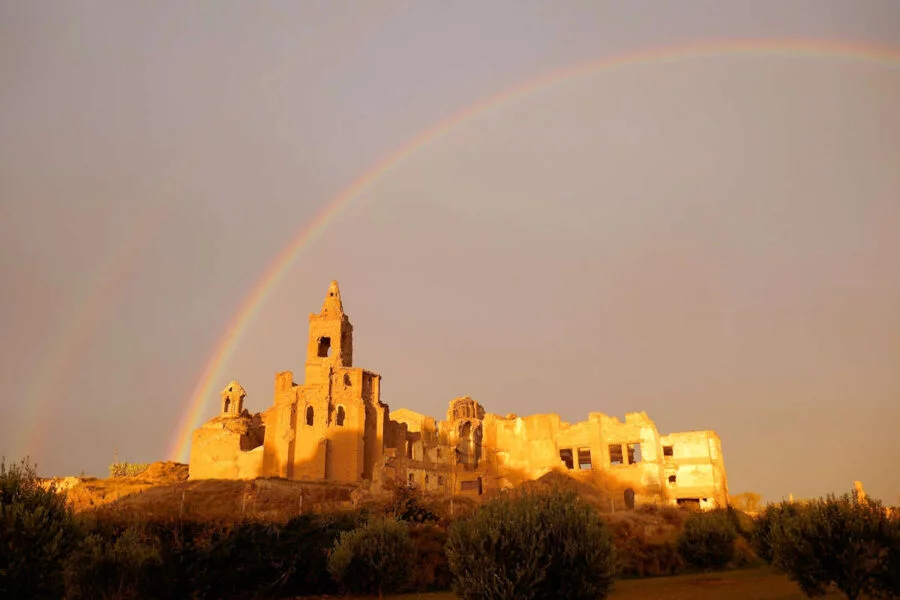 ▷ BELCHITE VIEJO » Qué ver y hacer. Descubre su historia Ruinas de Belchite Viejo