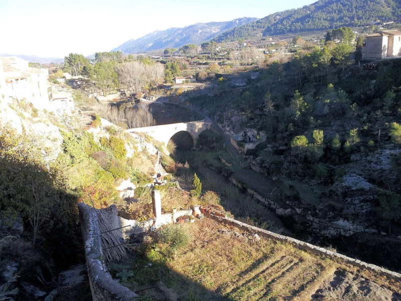 ▷ BOCAIRENT » Qué ver y hacer. Poblado excavado en la roca Ruta mágica por Bocairent