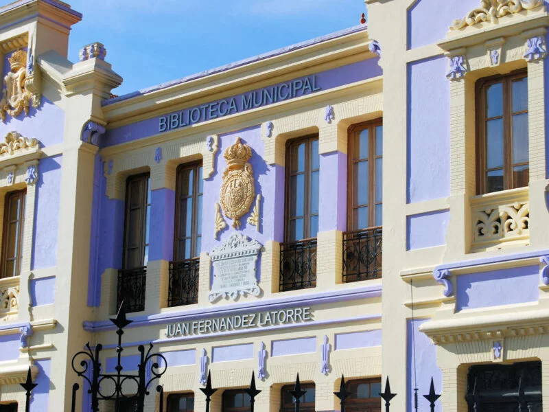 ▷ ORTIGUERIA » Qué ver y hacer en esta villa coruñesa Biblioteca Municipal de Ortigueira
