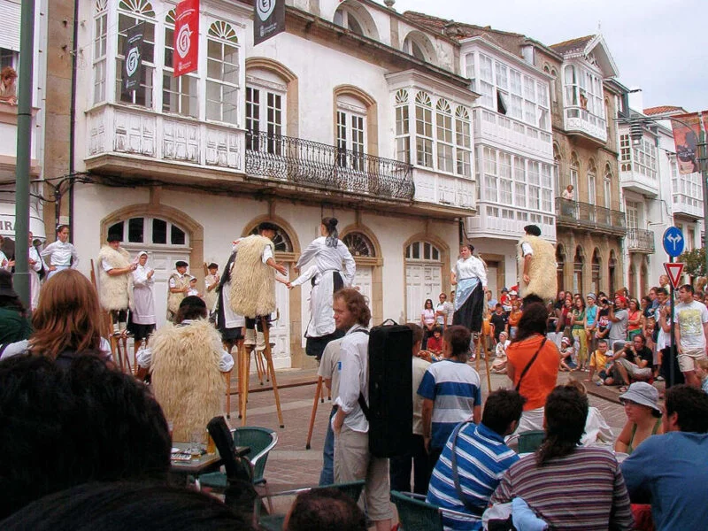 ▷ ORTIGUERIA » Qué ver y hacer en esta villa coruñesa Festival Celta en Ortigueira