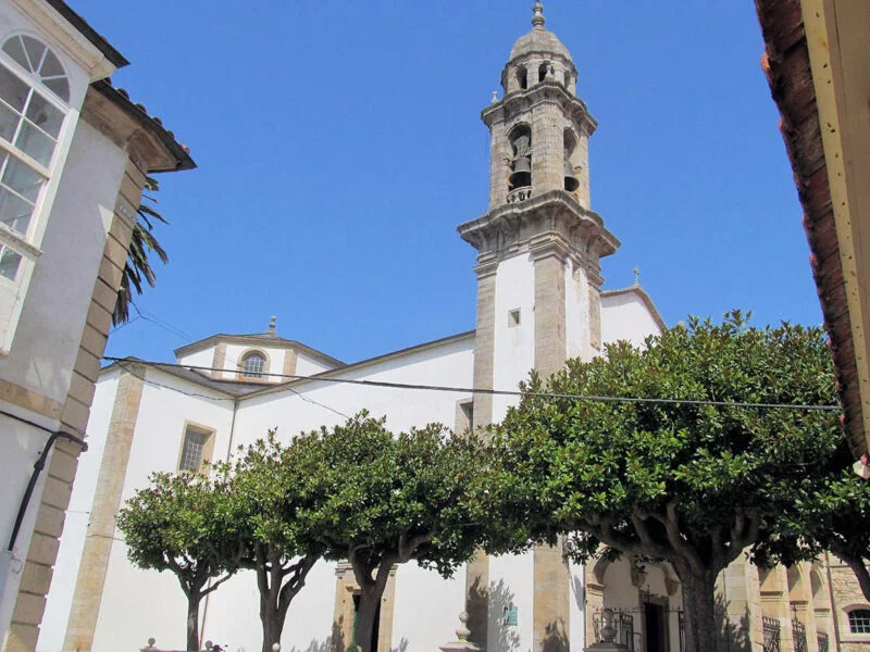 ▷ ORTIGUERIA » Qué ver y hacer en esta villa coruñesa Iglesia Parroquial de Santa Marta en Ortigueira