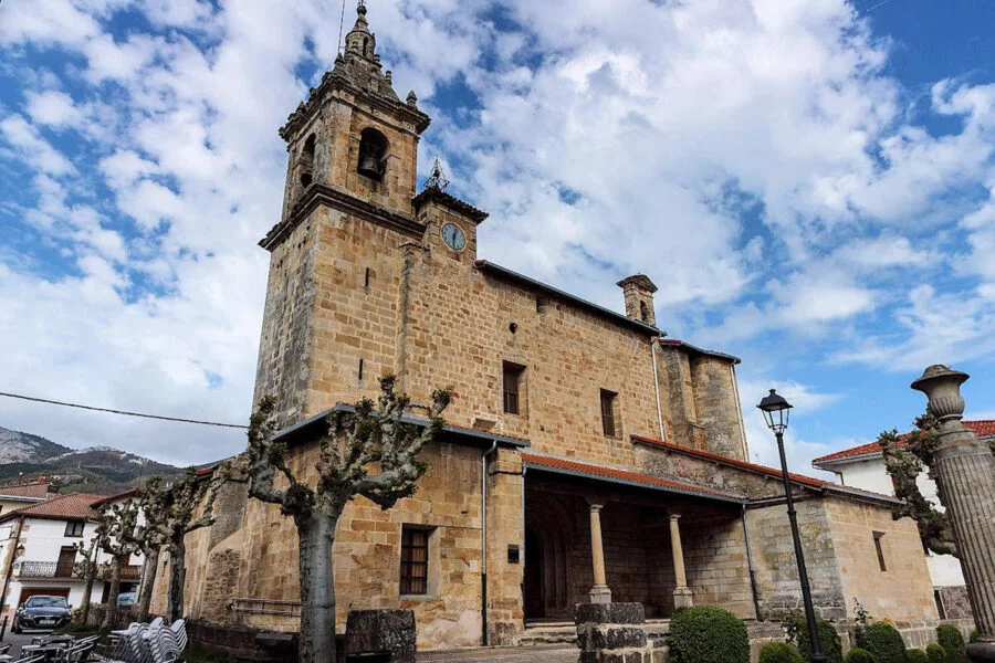 ▷ ARAYA » Qué ver y hacer. A los pies del monte Aratz. Iglesia de San Pedro