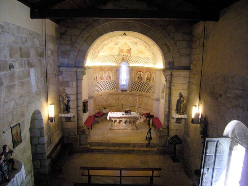 ▷ MELIDE » Qué ver y hacer. Historia, cultura y tradición. Interior de la Iglesia de Santa María de Melide