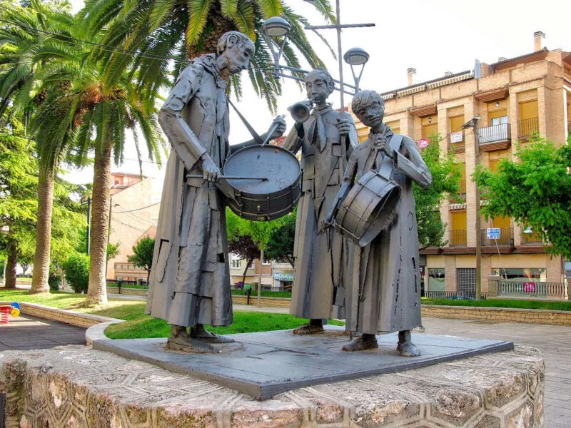 ▷ HELLÍN » Qué ver y hacer. Rincón de almendros y viñedos Monumento al Tambor de Hellín