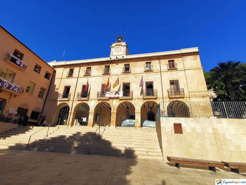 ▷ DÉNIA » Descubre qué ver y hacer en este pueblo marinero Ayuntamiento de Dénia