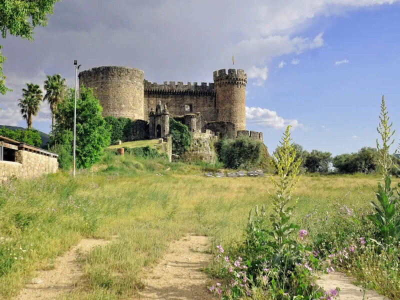 ▷ MOMBELTRÁN » Qué ver y hacer en esta villa “barranqueña” Castillo de los Duques de Albuquerque