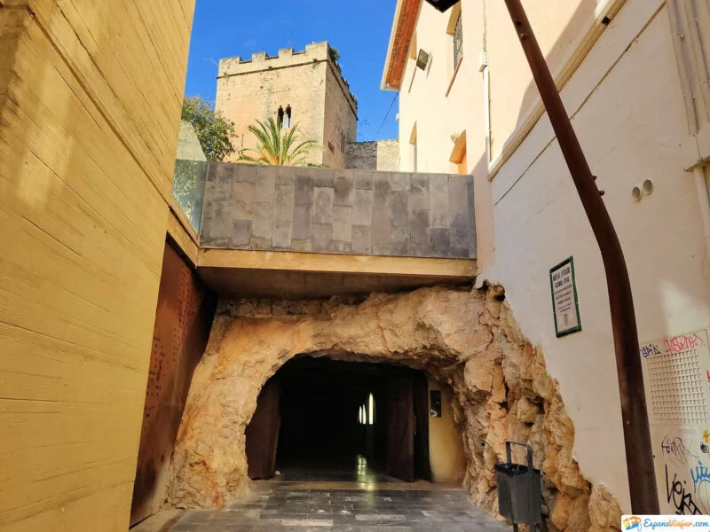 ▷ DÉNIA » Descubre qué ver y hacer en este pueblo marinero Cueva de Dénia