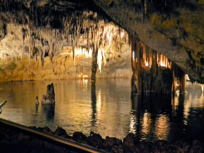 ▷ PORTO CRISTO » Qué ver y hacer. Fascinante villa marinera Cuevas del Drach