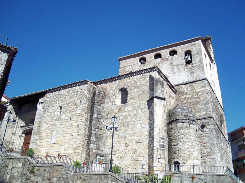 ▷ MOMBELTRÁN » Qué ver y hacer en esta villa “barranqueña” Iglesia parroquial de San Juan Bautista en Mombeltrán