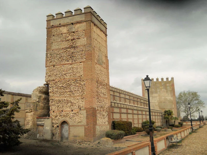 ▷ MADRIGAL DE LAS ALTAS TORRES » Qué ver y hacer. Murallas de Madrigal de las Altas Torres