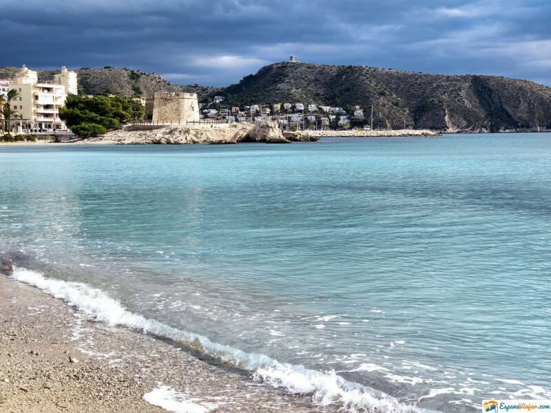 ▷ TEULADA MORAIRA » Qué ver y hacer. Costa y montaña. Playa de L'ampolla-Moraira