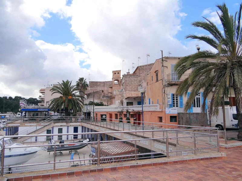 ▷ PORTO CRISTO » Qué ver y hacer. Fascinante villa marinera Porto Cristo o Manacor