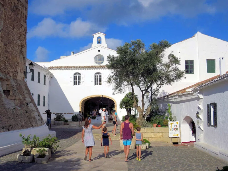 ▷ MERCADAL » Qué ver y hacer en este pueblo menorquín. Santuario de la Virgen de Monte Toro