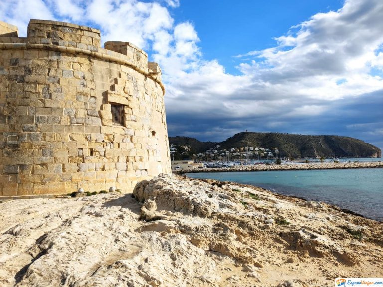 TEULADA MORAIRA » Una Simpática Estampa Entre La Costa Y La Montaña