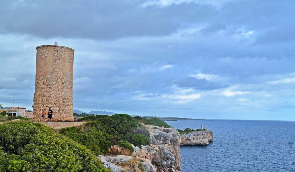 ▷ PORTO CRISTO » Qué ver y hacer. Fascinante villa marinera Torre del Serral