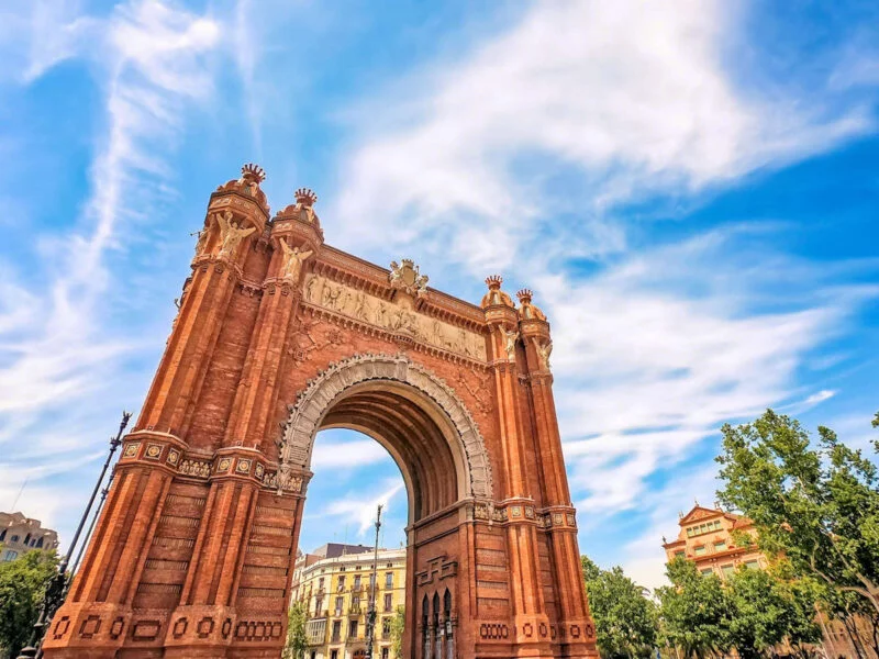▷ BARCELONA » Qué ver y hacer. 24 lugares imprescindibles Arco del triunfo de Barcelona