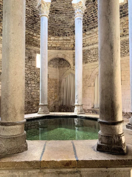 ▷ CADAQUÉS » Qué ver y Hacer en este pueblo costero Baños Árabes de Girona