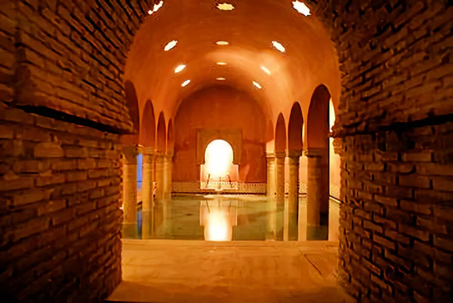 ▷ 21 Mejores Lugares QUE VER EN GRANADA Baños Árabes de Granada