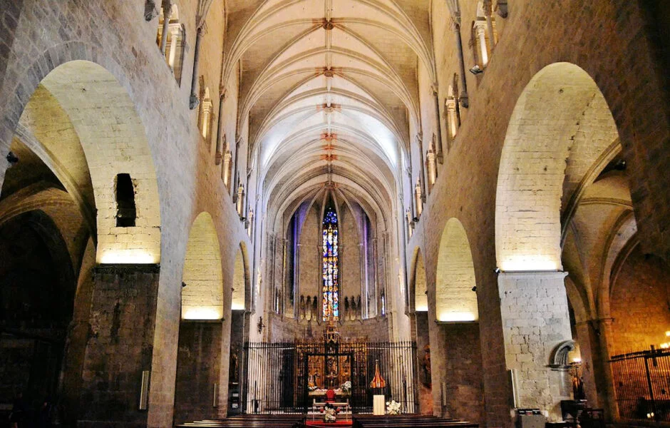▷ CADAQUÉS » Qué ver y Hacer en este pueblo costero Basílica de San Félix