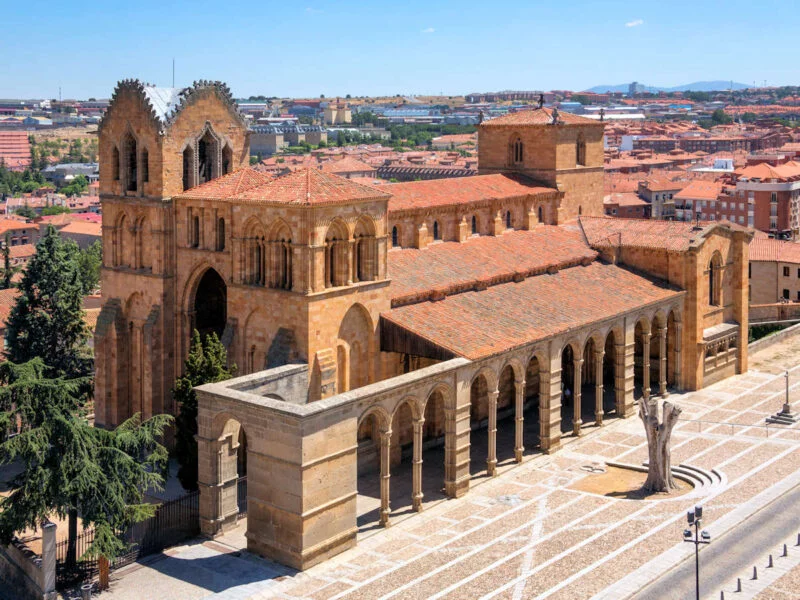 ▷ 13 Mejores Lugares QUE VER EN ÁVILA Basílica de San Vicente en Ávila