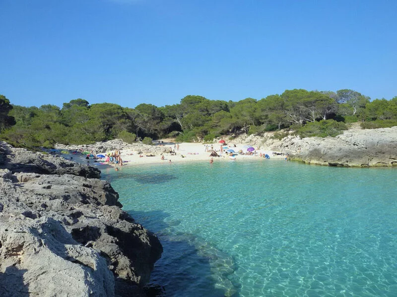 ▷ LAS 17 MEJORES PLAYAS DE MENORCA + MAPA Cala Des Talaier
