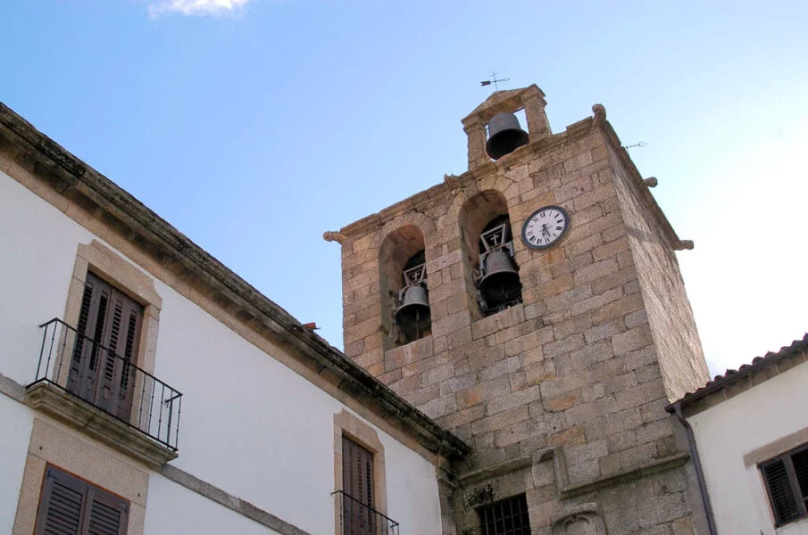 ▷ SAN MARTÍN DE TREVEJO » Descubre qué ver y hacer Campanario de la Iglesia de San Martín de Trevejo