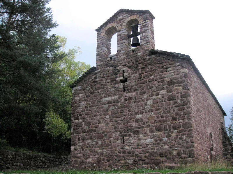 ▷ CASTELLAR DE N'HUG » Qué ver y hacer. El pirineo catalán Capilla de San Vicente de Rus en Castellar de N'hug