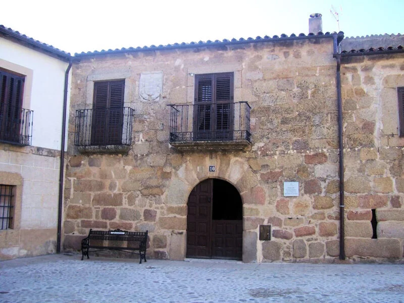 ▷ SAN MARTÍN DE TREVEJO » Descubre qué ver y hacer Casa del Comendador