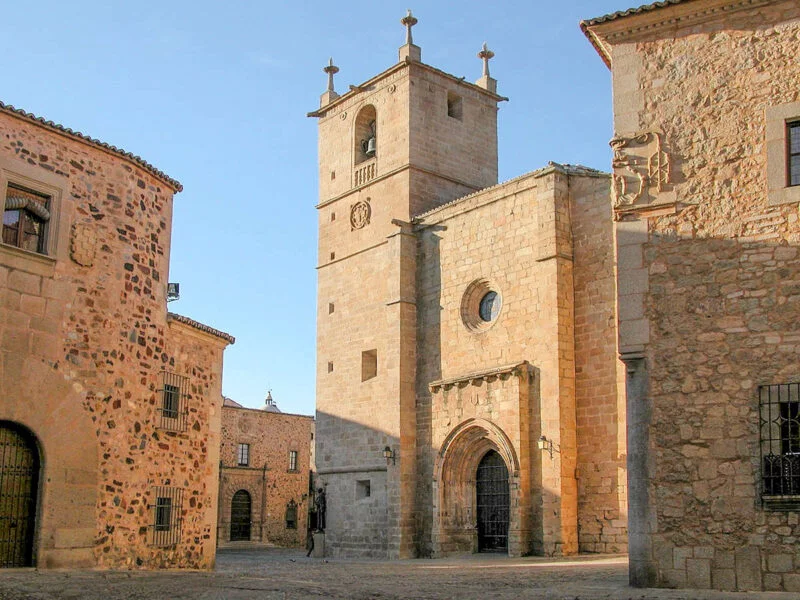 ▷ 15 Mejores Lugares QUE VER EN CÁCERES Concatedral de Santa María en Cáceres