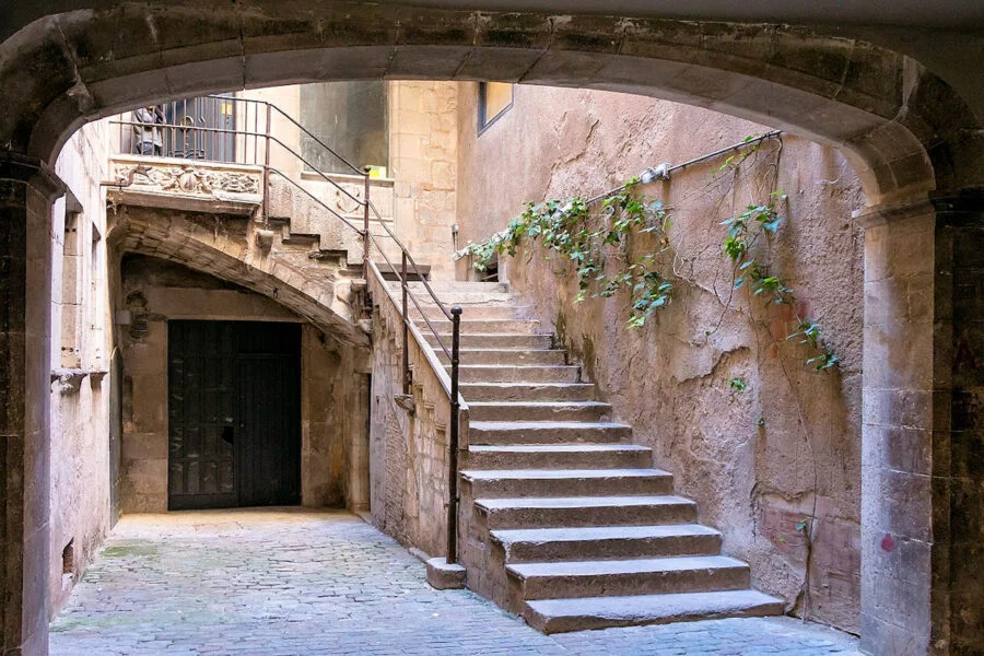 ▷ CADAQUÉS » Qué ver y Hacer en este pueblo costero El Call, Barrio Judío