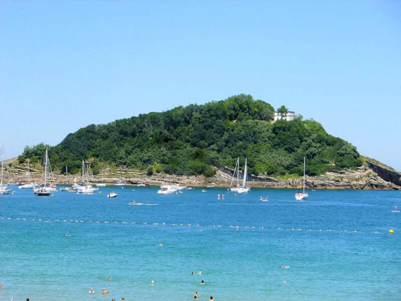 ▷ SAN SEBASTIÁN » Qué ver y hacer. 20 lugares imprescindibles Faro de la isla de Santa Clara