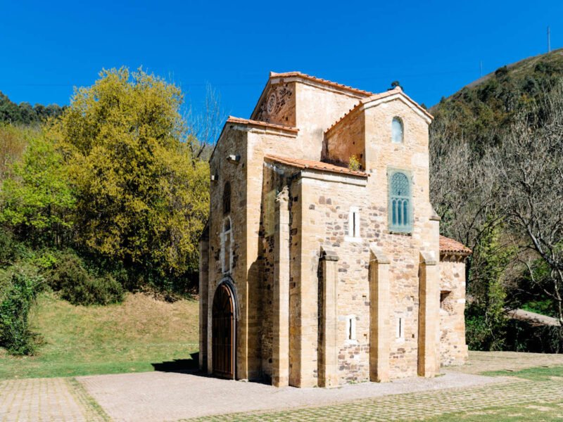 Iglesia de San Miguel de Lillo