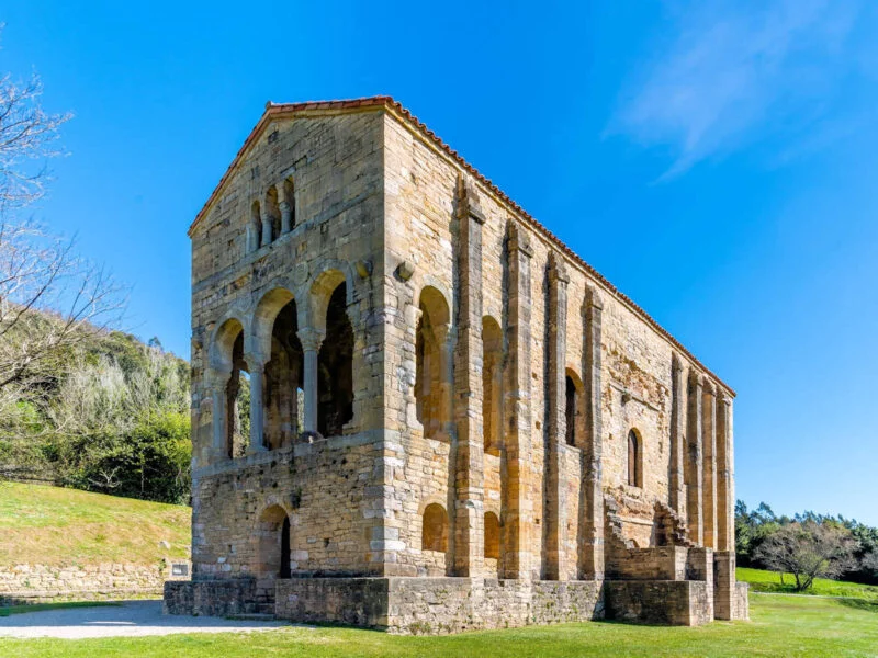 ▷ 13 Mejores Lugares QUE VER EN OVIEDO Iglesia de Santa María del Naranco