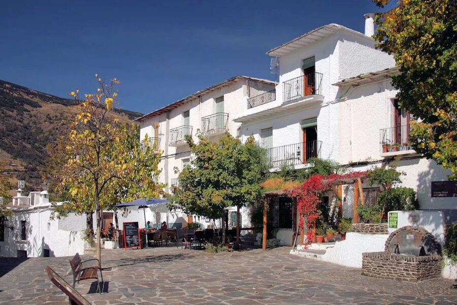 ▷ CAPILEIRA » Qué ver y hacer en este pueblo granadino La Alpujarra Granadina