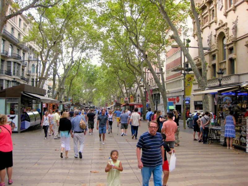 ▷ BARCELONA » Qué ver y hacer. 24 lugares imprescindibles La Rambla en Barcelona