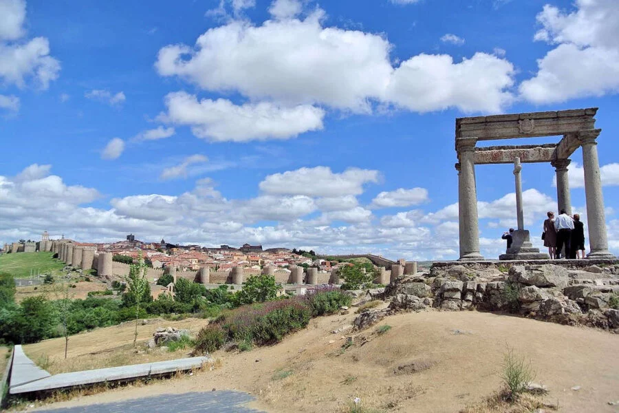 ▷ 13 Mejores Lugares QUE VER EN ÁVILA Mirador de los 4 Postes
