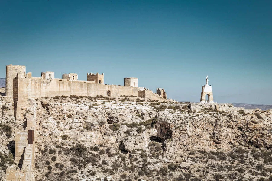 ▷ 14 Mejores Lugares QUE VER EN ALMERÍA Muralla de Jayrán y Cerro de San Cristóbal
