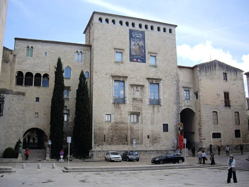 ▷ CADAQUÉS » Qué ver y Hacer en este pueblo costero Museo de Arte de Girona