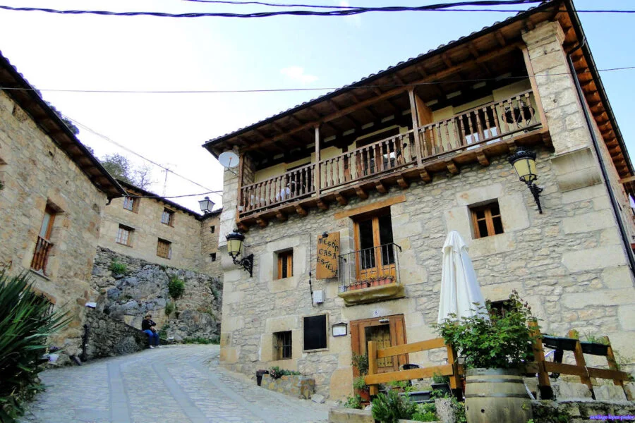 ▷ ORBANEJA DEL CASTILLO » Descubre qué ver y qué hacer Orbaneja del Castillo en Burgos