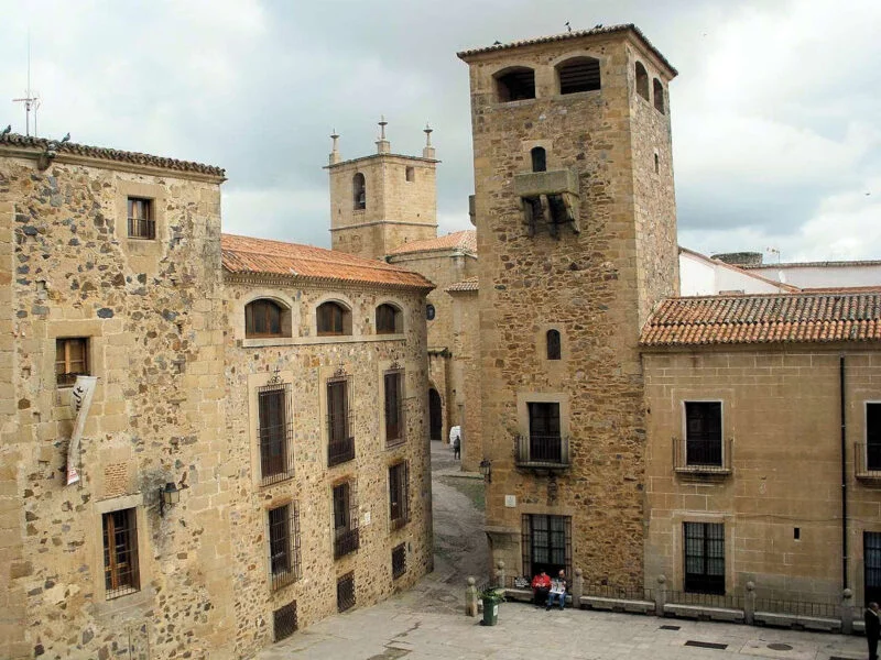 ▷ 15 Mejores Lugares QUE VER EN CÁCERES Palacio De Los Golfines De Abajo