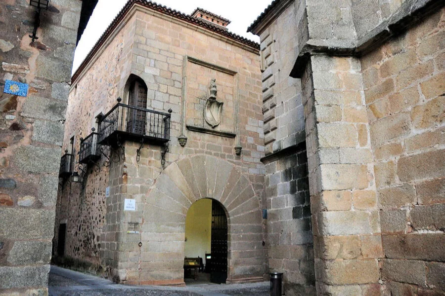 ▷ 15 Mejores Lugares QUE VER EN CÁCERES Palacio y Torre Carvajal