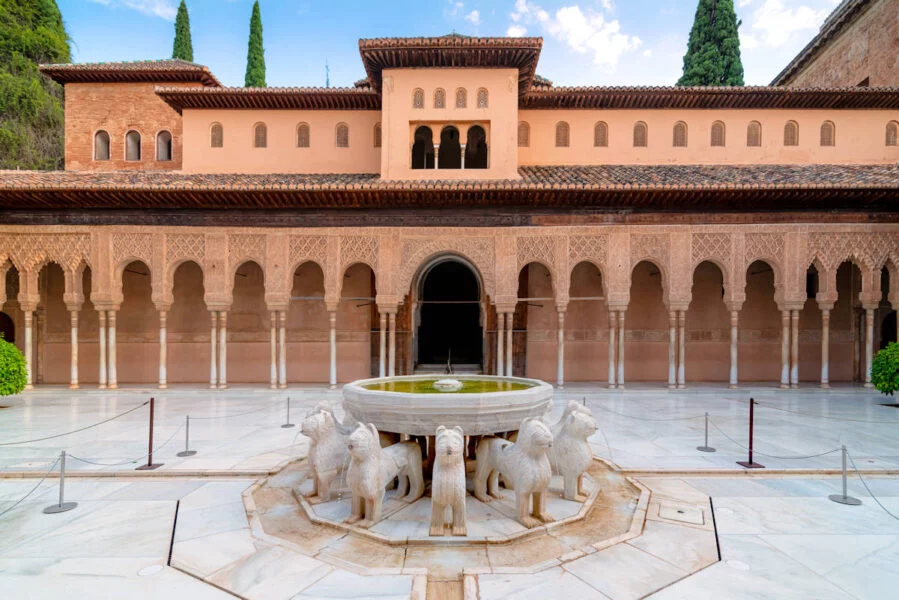 ▷ 21 Mejores Lugares QUE VER EN GRANADA Patio de los Leones