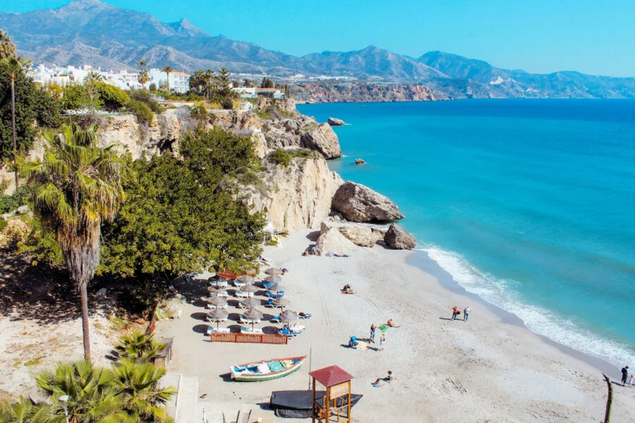▷ LAS 15 MEJORES PLAYAS DE GRANADA + MAPA Playa Calahonda en Granada