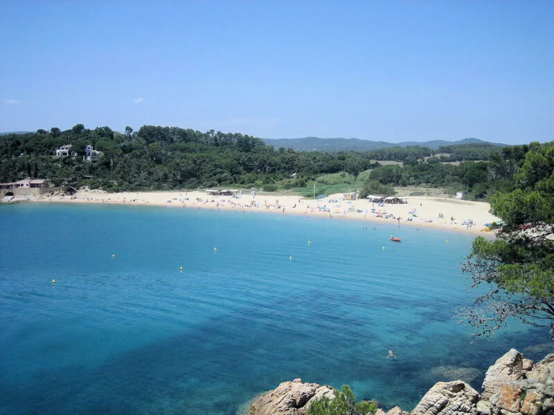 ▷ LAS 21 MEJORES PLAYAS DE COSTA BRAVA + MAPA Playa Es Castell Girona