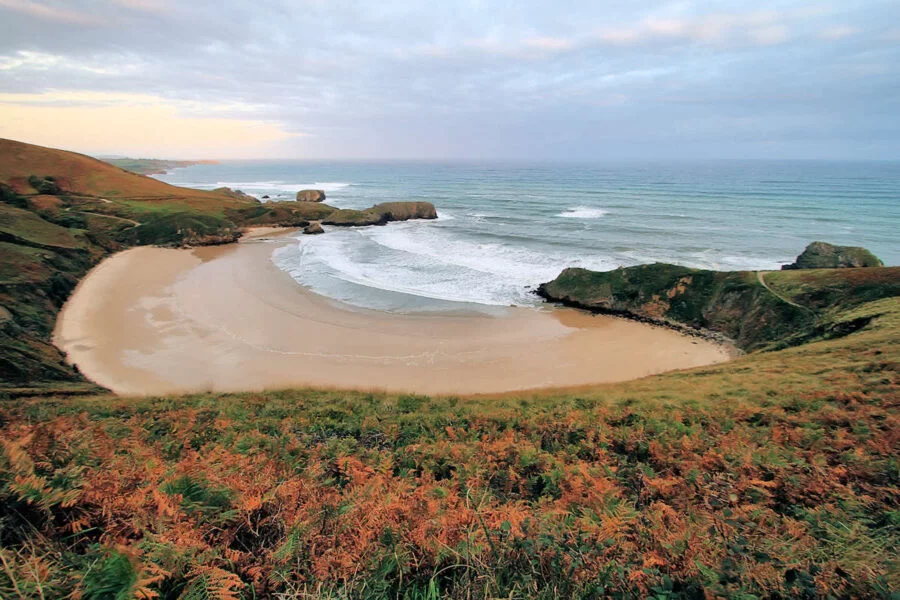 ▷ LAS 21 MEJORES PLAYAS DE ASTURIAS + MAPA Playa Guadamía